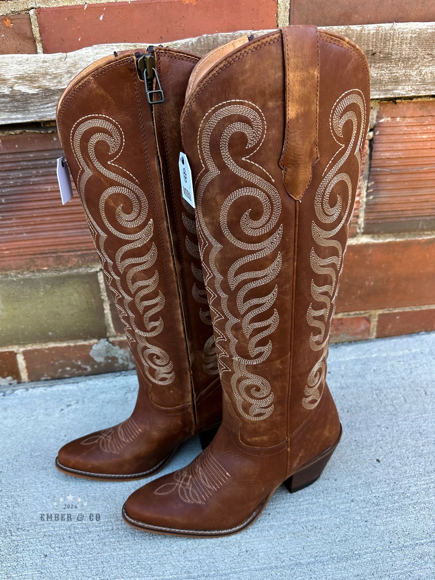 Tall Women's Leather Boot (Brown)