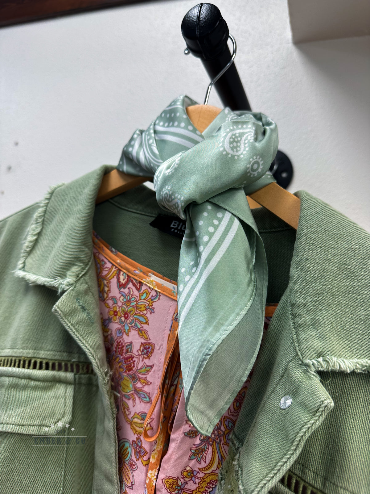 Green Buffalo Small Wild Rag