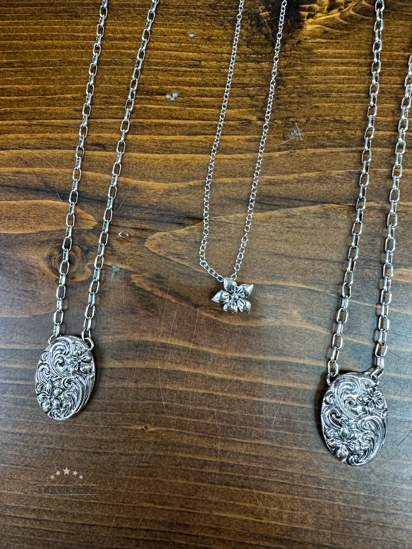 Dainty Flower Necklace