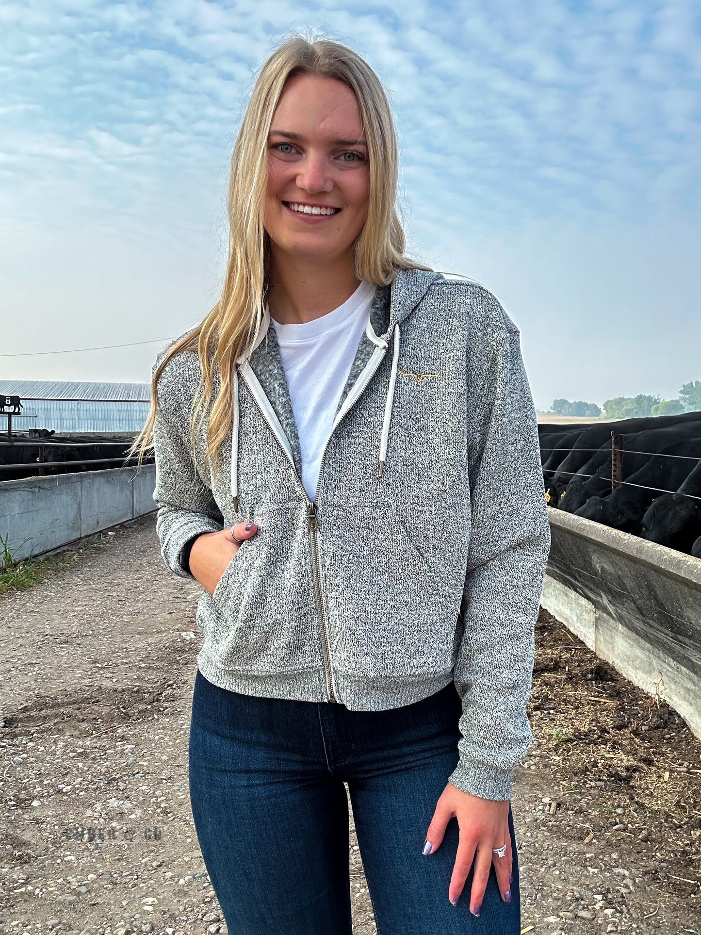 KR Shelly Cropped Zip-Up