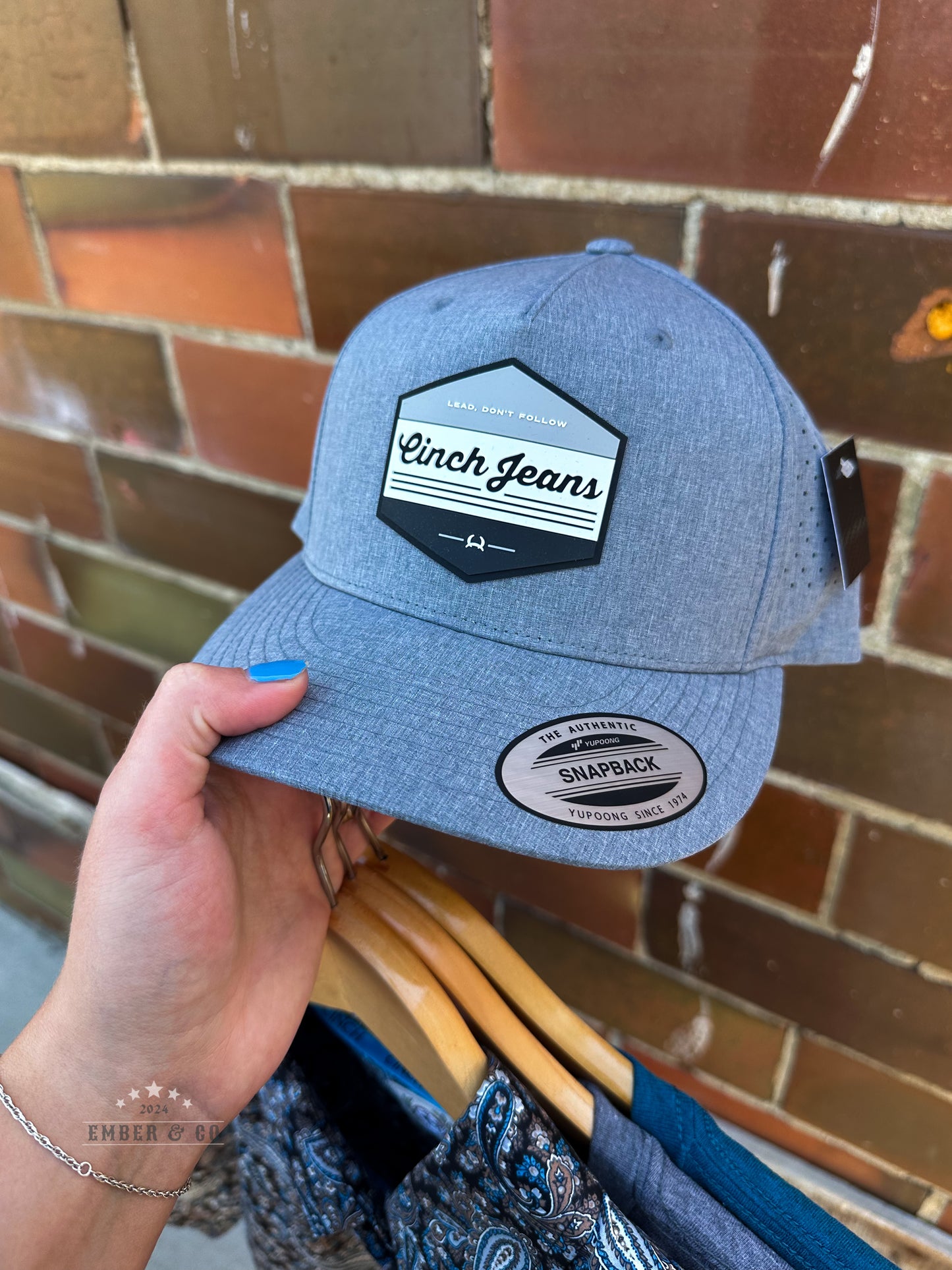 Men's Cinch Gray Flexfit Cap